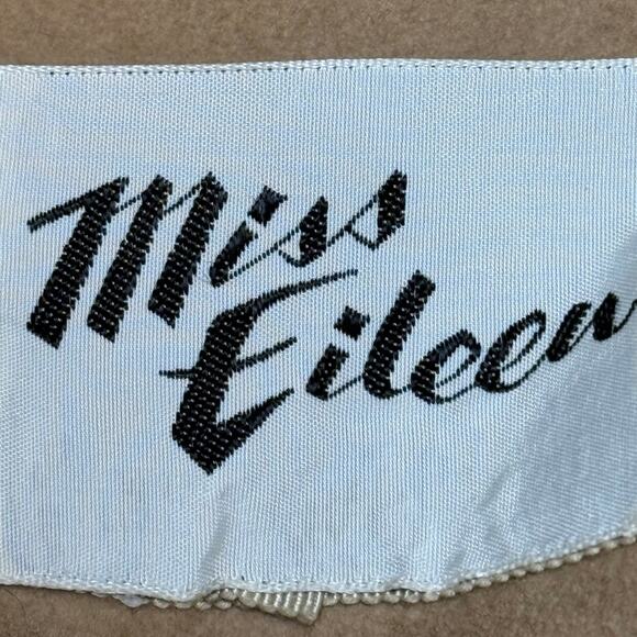 Vintage 1960s Miss Eileen Tan Wool Cloche Bucket Hat Gold Chain Trim main image 4